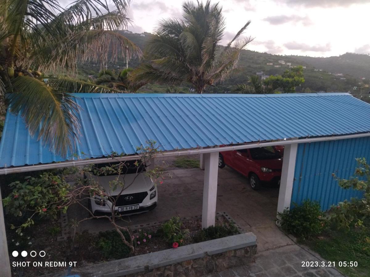 La Terrasse Hotel Port South East Exterior photo